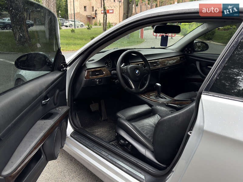 Купе BMW 3 Series 2009 в Харькове