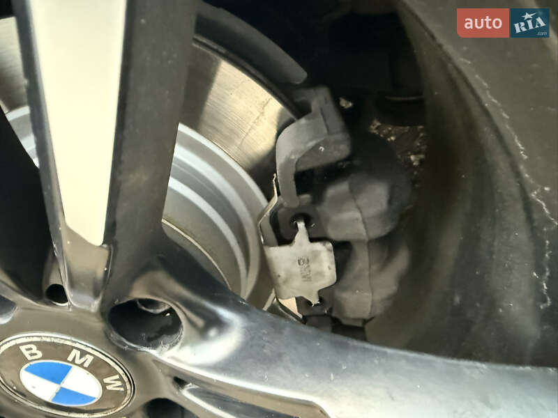 Седан BMW 3 Series 2015 в Киеве