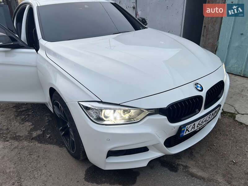 Седан BMW 3 Series 2015 в Киеве