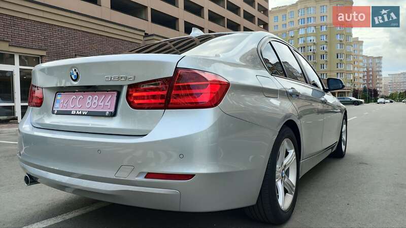 Седан BMW 3 Series 2014 в Киеве