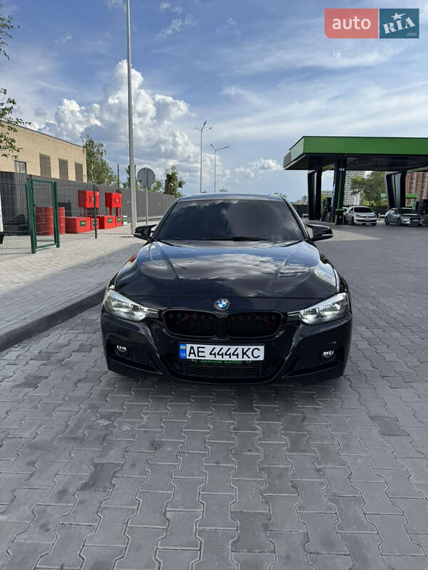 Седан BMW 3 Series 2016 в 