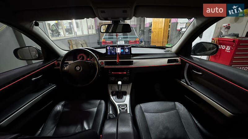 Седан BMW 3 Series 2010 в Черновцах