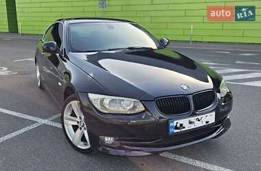 Купе BMW 3 Series 2010 в 