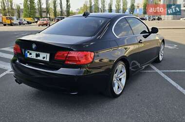 Купе BMW 3 Series 2010 в 