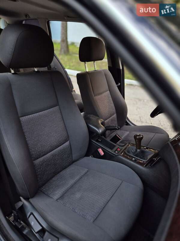 Универсал BMW 3 Series 2005 в Корце