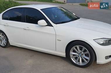 Седан BMW 3 Series 2010 в 