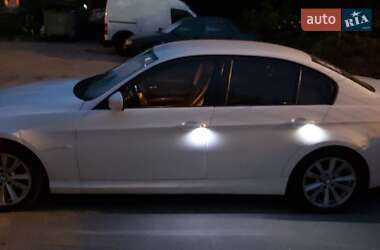 Седан BMW 3 Series 2010 в 