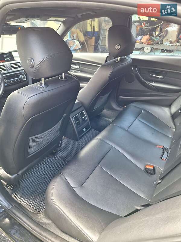 Седан BMW 3 Series 2016 в Нововолынске