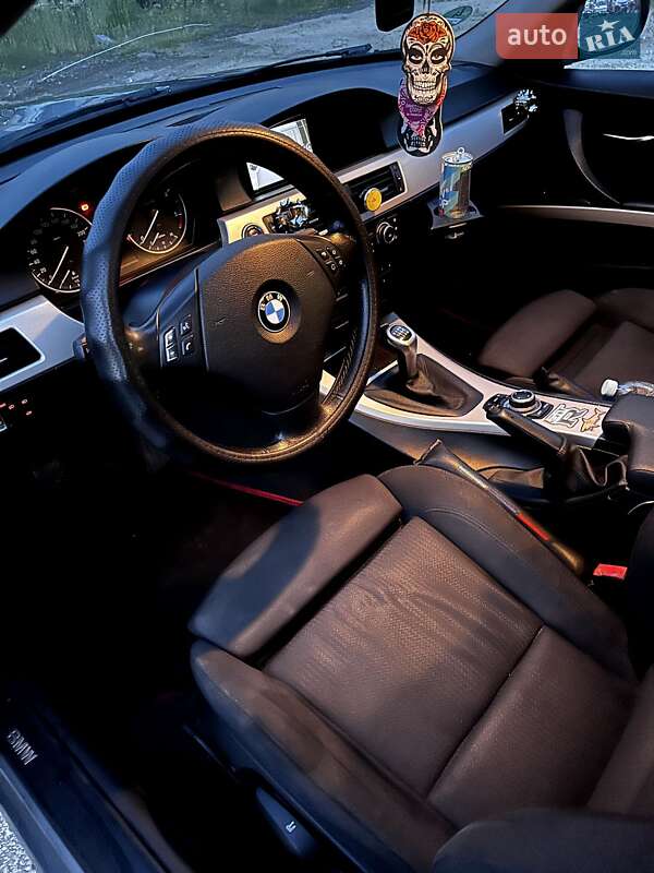 Универсал BMW 3 Series 2011 в Киеве