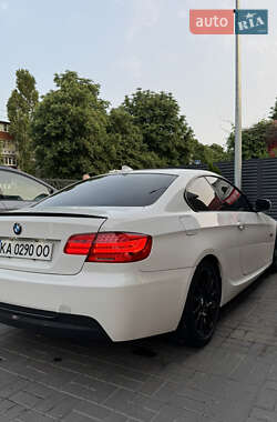 Купе BMW 3 Series 2011 в 
