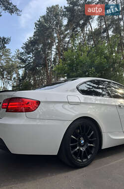 Купе BMW 3 Series 2011 в 
