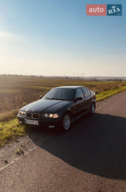 Седан BMW 3 Series 1995 в Львові