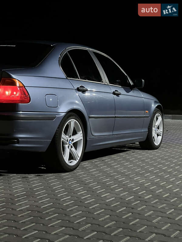 Седан BMW 3 Series 1999 в Врадиевке