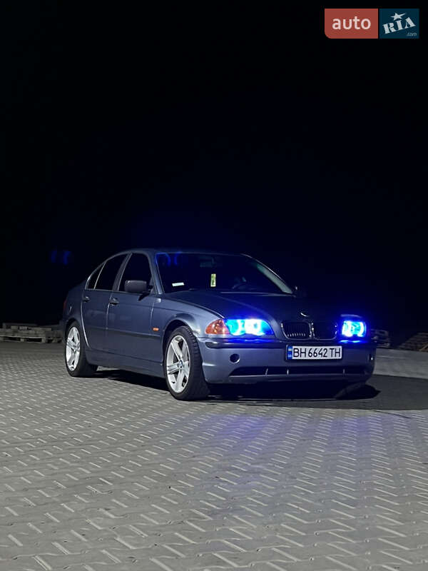 Седан BMW 3 Series 1999 в Врадиевке