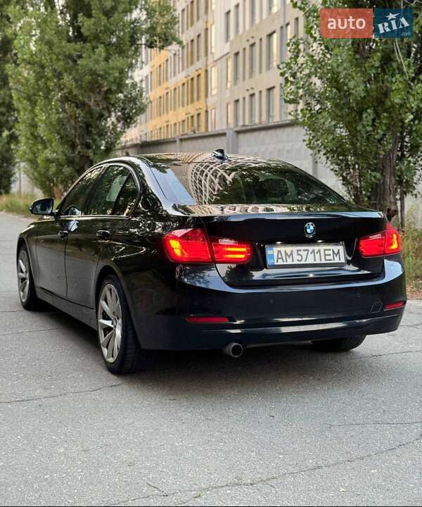 Седан BMW 3 Series 2015 в Сумах