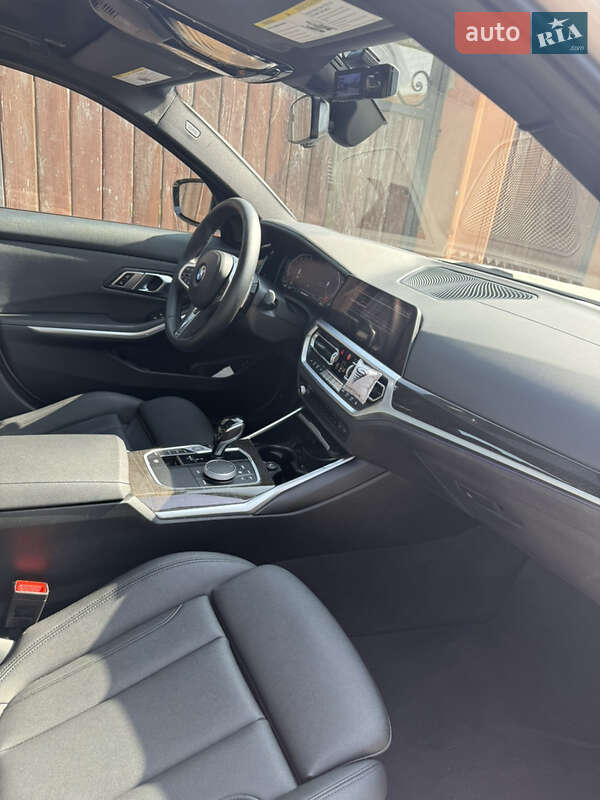 Седан BMW 3 Series 2020 в Львові