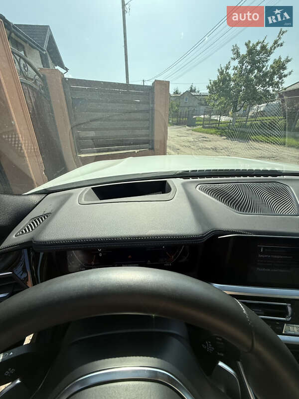 Седан BMW 3 Series 2020 в Львові