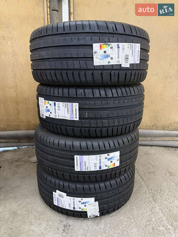 Седан BMW 3 Series 2008 в Черновцах