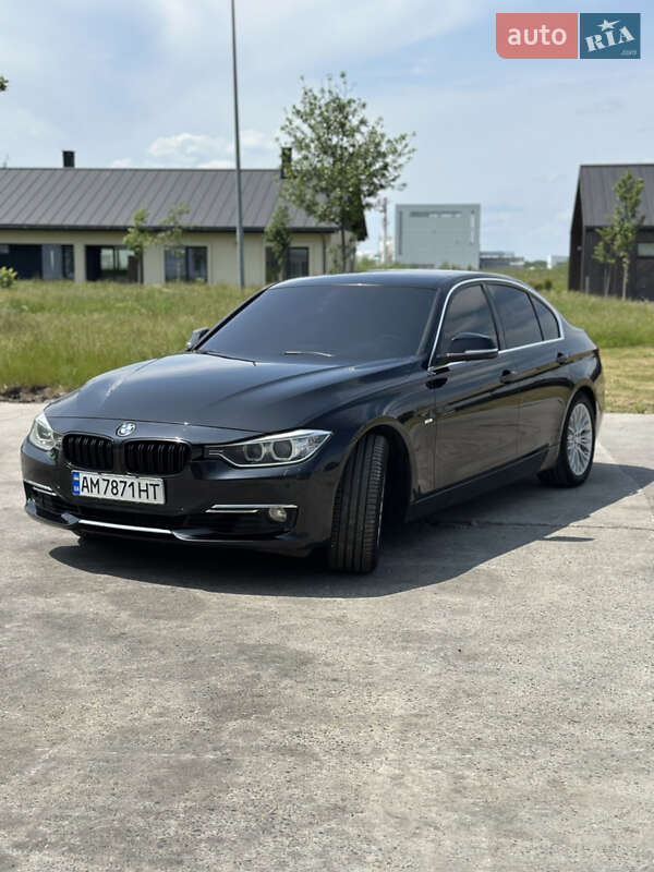 Седан BMW 3 Series 2012 в 