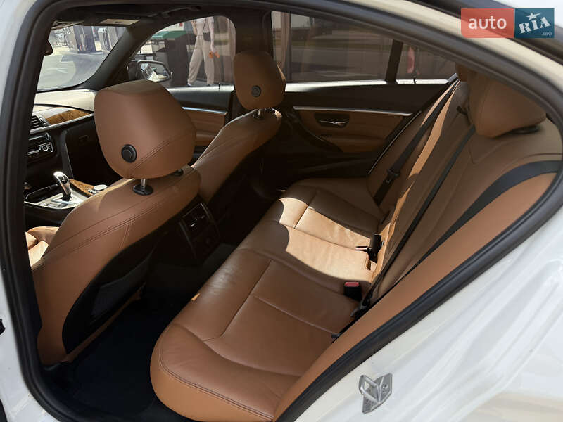 Седан BMW 3 Series 2016 в Киеве