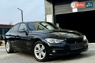 Седан BMW 3 Series 2018 в Львові