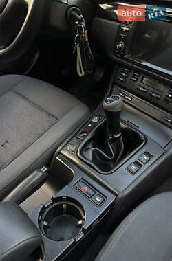 Седан BMW 3 Series 2004 в 