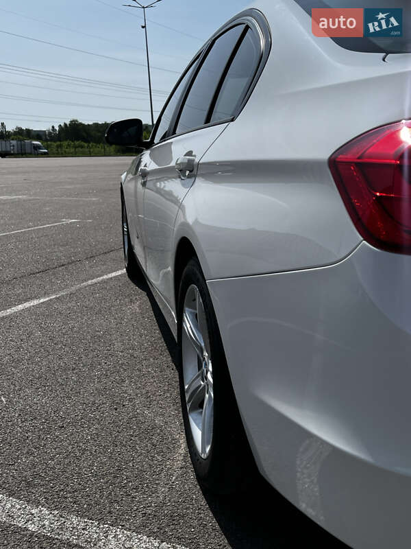 Седан BMW 3 Series 2013 в Ровно