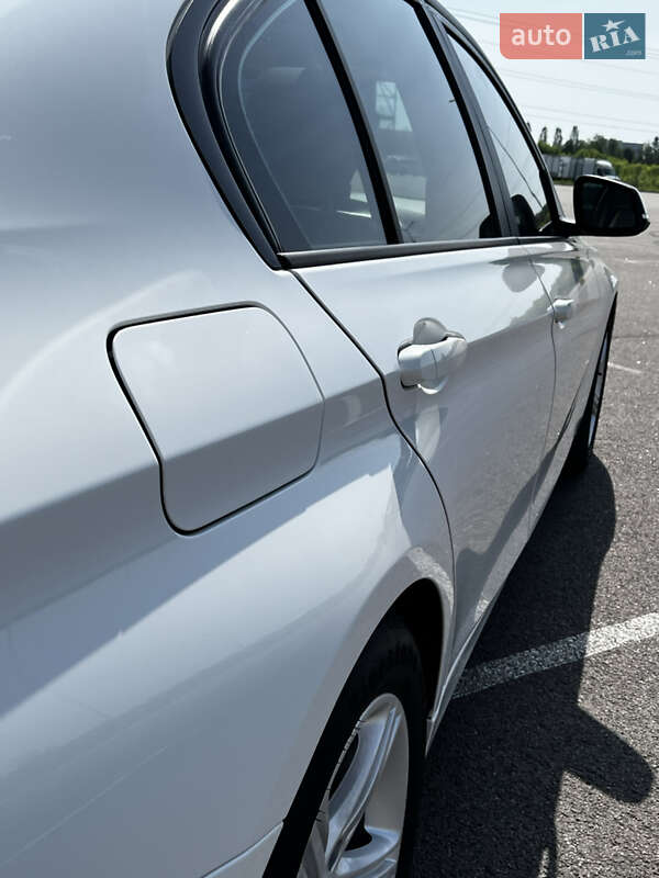 Седан BMW 3 Series 2013 в Ровно