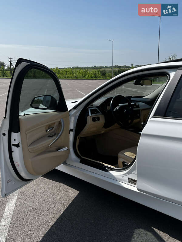 Седан BMW 3 Series 2013 в Ровно