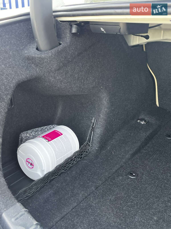 Седан BMW 3 Series 2013 в Ровно