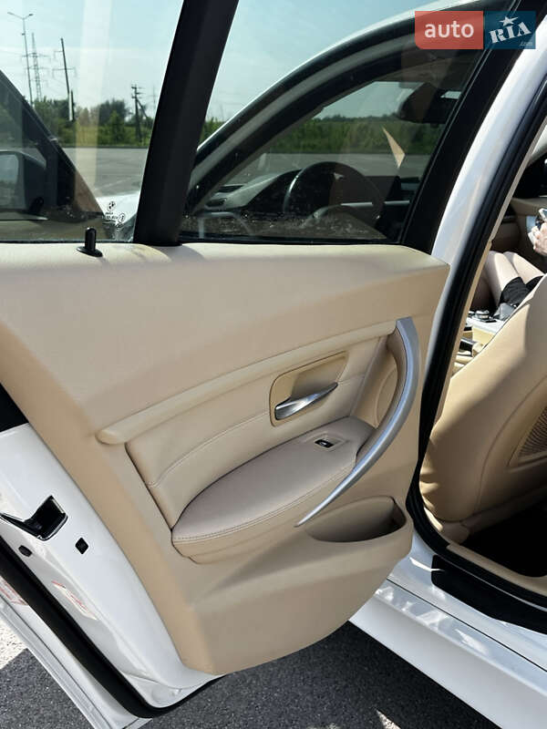 Седан BMW 3 Series 2013 в Ровно