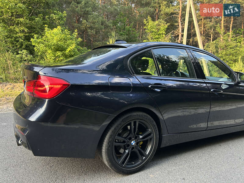 Седан BMW 3 Series 2016 в Ровно