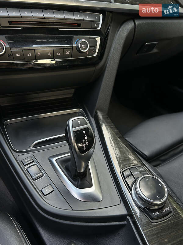 Седан BMW 3 Series 2016 в Ровно
