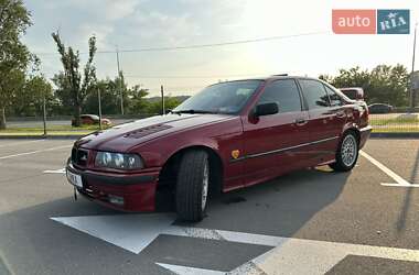 Седан BMW 3 Series 1990 в 