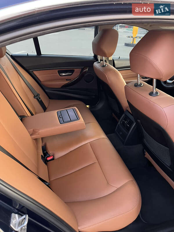 Седан BMW 3 Series 2012 в Луцке