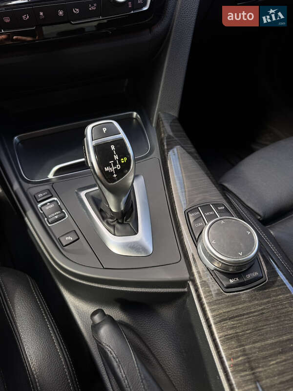 Седан BMW 3 Series 2016 в Киеве