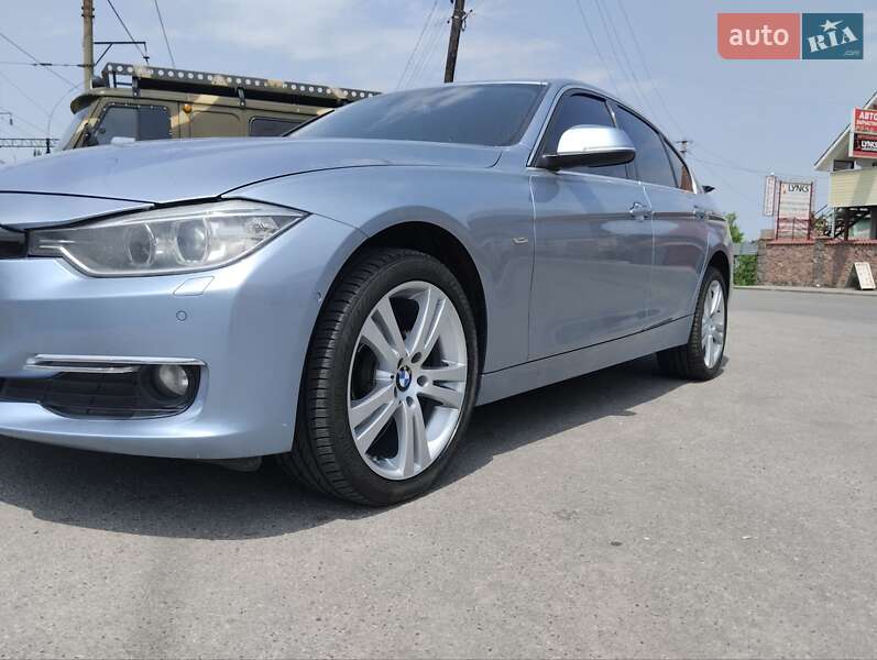 Седан BMW 3 Series 2012 в 