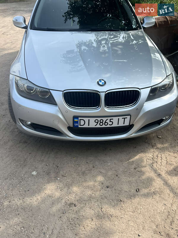 BMW 3 Series 2011