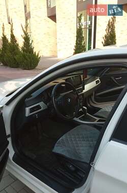 Седан BMW 3 Series 2011 в 