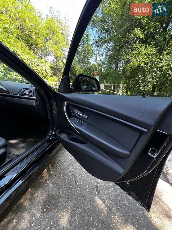 Седан BMW 3 Series 2015 в Одесі