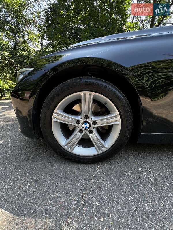 Седан BMW 3 Series 2015 в Одесі