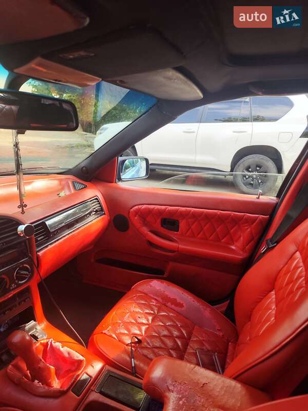 Седан BMW 3 Series 1993 в Первомайске