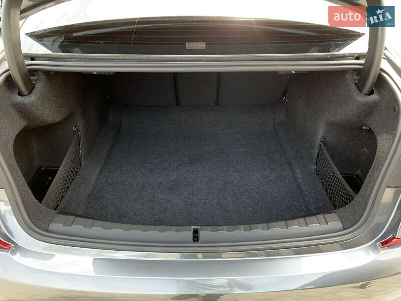 Седан BMW 3 Series 2019 в Бердичеві