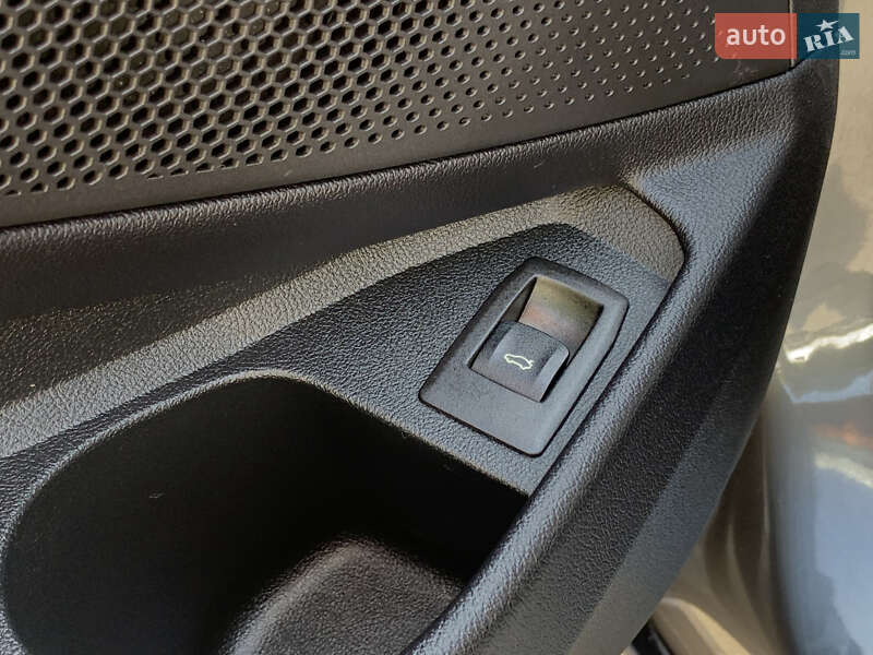 Седан BMW 3 Series 2019 в Бердичеві