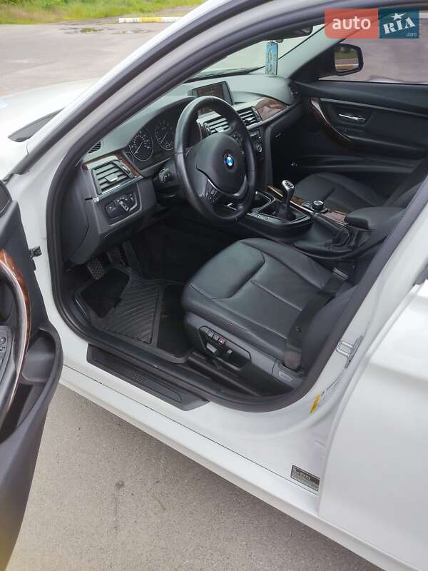 Седан BMW 3 Series 2014 в Киеве