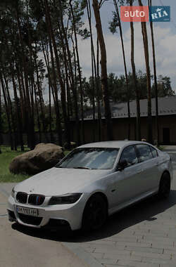 Седан BMW 3 Series 2011 в 