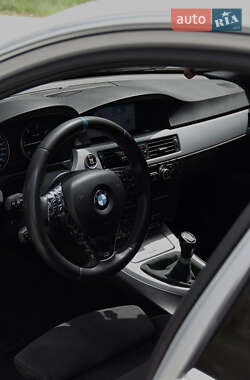 Седан BMW 3 Series 2011 в 