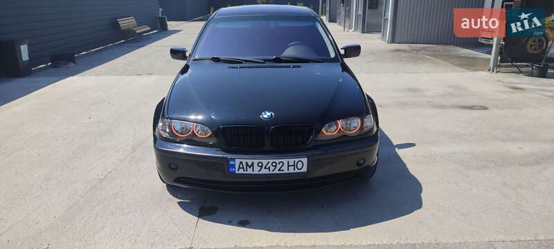 Седан BMW 3 Series 2004 в Романіву