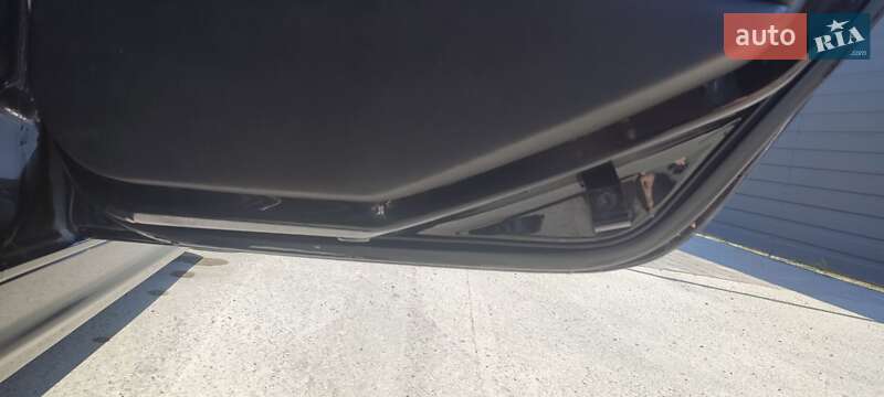 Седан BMW 3 Series 2004 в Романіву