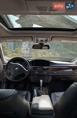 Седан BMW 3 Series 2011 в 